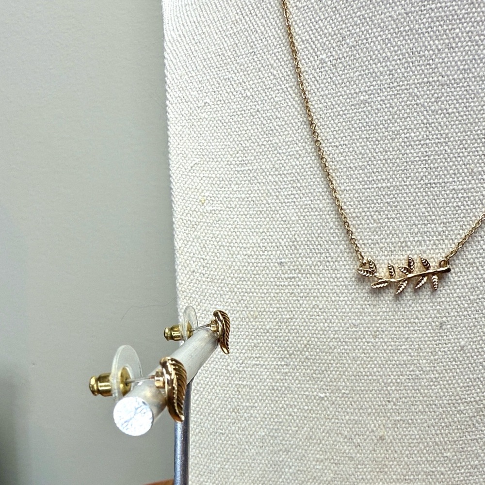 Olive Leaf Branch Necklace Earring Set Gold Tone - Picture 3 of 7